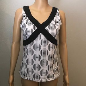 Lululemon black and white tank